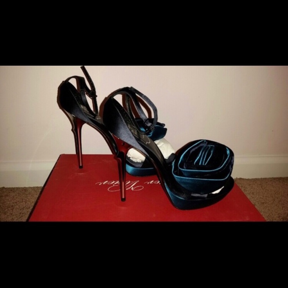 R. Vivier Rose Sandals - Picture 3 of 4